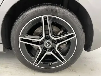 Photo 16 Mercedes Classe A  250 e Hybrid EQ