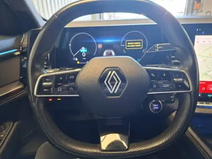 Photo 33 Renault Austral  E-Tech hybrid 200