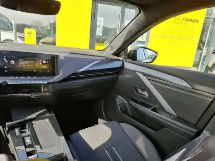 Photo 108 Opel Astra  Electrique 156 ch & Batterie 54 kWh