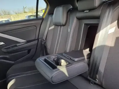 Photo 20 Opel Astra  Electrique 156 ch & Batterie 54 kWh