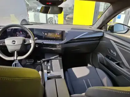 Photo 24 Opel Astra  Electrique 156 ch & Batterie 54 kWh