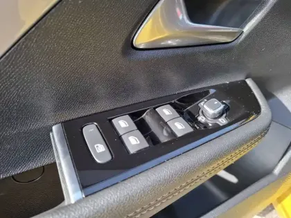 Photo 26 Opel Astra  Electrique 156 ch & Batterie 54 kWh