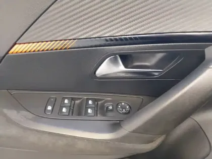 Photo 11 Peugeot 2008  BlueHDi 110 S&S BVM6