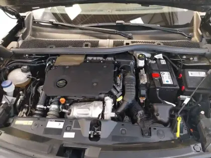 Photo 24 Peugeot 2008  BlueHDi 110 S&S BVM6