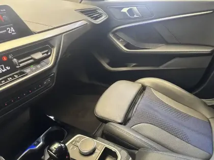 Photo 17 BMW Serie 1 118d 150 ch BVA8