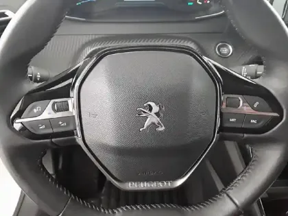 Photo 8 Peugeot 208  Electrique 50 kWh 136ch