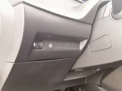 Photo 19 Peugeot 208  Electrique 50 kWh 136ch