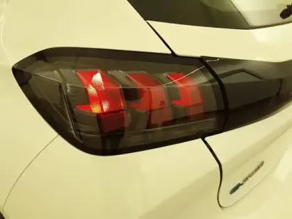 Photo 16 Peugeot 208  Electrique 50 kWh 136ch