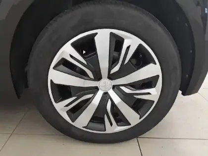 Photo 12 Peugeot 208  Electrique 50 kWh 136ch