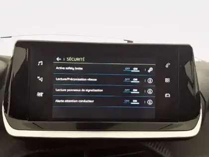 Photo 17 Peugeot 208  Electrique 50 kWh 136ch