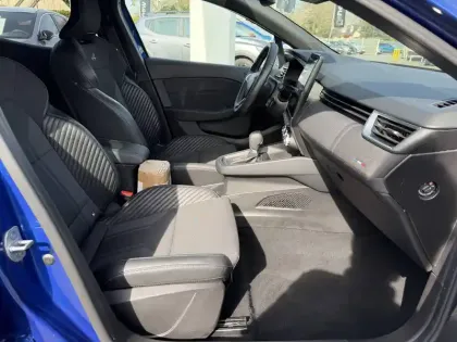 Photo 9 Renault Clio  E-Tech full hybrid 145 ch GSR2