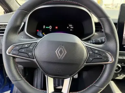 Photo 10 Renault Clio  E-Tech full hybrid 145 ch GSR2