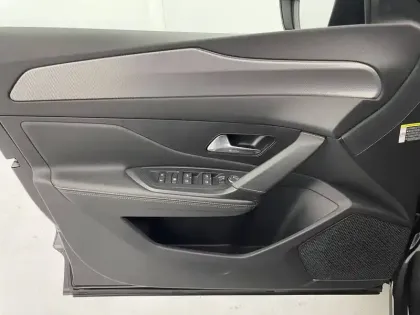 Photo 26 Peugeot 408  PureTech 130 ch S&S EAT8