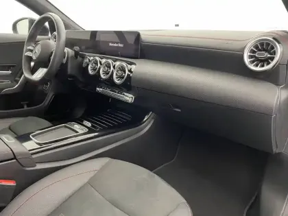 Photo 64 Mercedes CLA  Coupé 250 e Hybrid EQ 8G-DCT