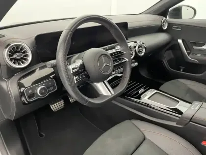 Photo 29 Mercedes CLA  Coupé 250 e Hybrid EQ 8G-DCT