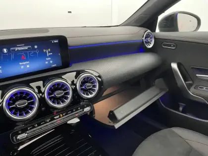 Photo 33 Mercedes CLA  Coupé 250 e Hybrid EQ 8G-DCT