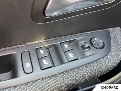 Photo 14 Peugeot 208  Electrique 50 kWh 136ch