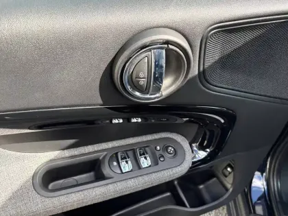 Photo 17 Mini Mini Countryman 125 - 95 ch ALL4 BVA6