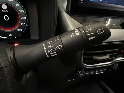 Photo 10 Nissan Juke  HYBRID 143