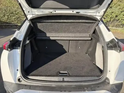 Photo 7 Peugeot 2008  PureTech 130 S&S EAT8 Allure