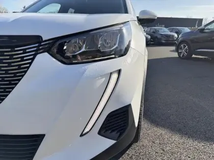 Photo 13 Peugeot 2008  PureTech 130 S&S EAT8 Allure