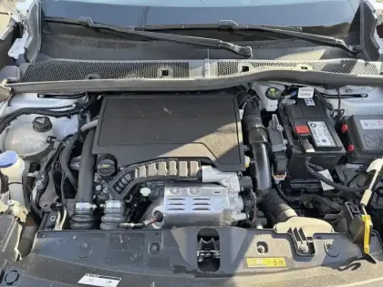 Photo 6 Peugeot 2008  PureTech 130 S&S EAT8 Allure