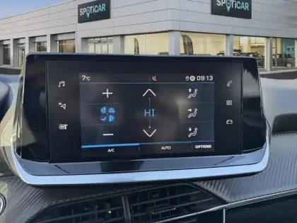 Photo 21 Peugeot 2008  PureTech 130 S&S EAT8 Allure