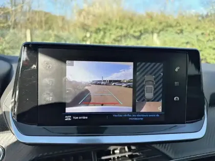 Photo 25 Peugeot 2008  PureTech 130 S&S EAT8 Allure