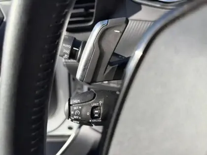 Photo 16 Peugeot 2008  PureTech 130 S&S EAT8 Allure