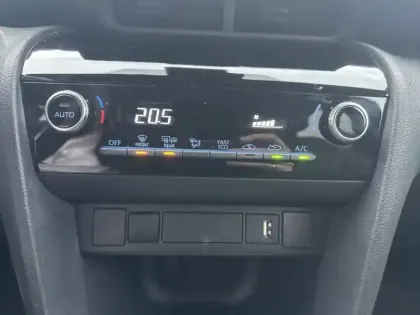 Photo 20 Toyota Yaris Hybride 116h Design