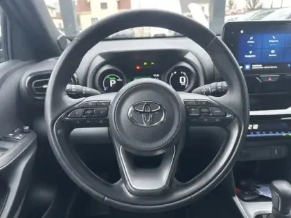 Photo 15 Toyota Yaris Hybride 116h Design