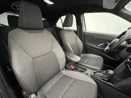 Photo 13 Toyota Yaris Hybride 1.5 HYBRID 130H DESIGN