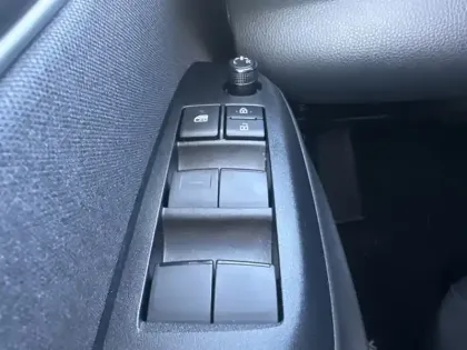 Photo 19 Toyota Yaris Hybride 116h Dynamic