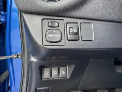 Photo 17 Toyota Yaris 70 VVT-i Design