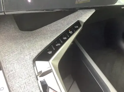 Photo 15 Peugeot 5008 Nouveau Hybrid 145 ch e-DCS6 Allure