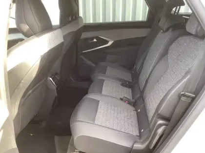 Photo 11 Peugeot 5008 Nouveau Hybrid 145 ch e-DCS6 Allure