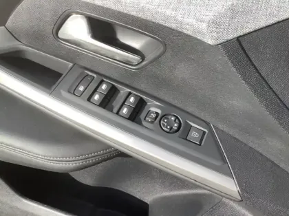 Photo 16 Peugeot 5008 Nouveau Hybrid 145 ch e-DCS6 Allure