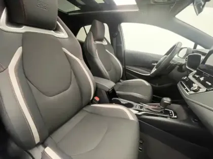 Photo 24 Toyota Corolla Hybride 196h GR Sport Techno TO