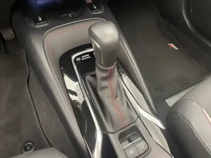 Photo 11 Toyota Corolla Hybride 196h GR Sport Techno TO