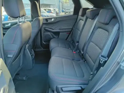 Photo 8 Ford Kuga 2.5 Duratec 190ch FHEV E85 ST-Line BVA