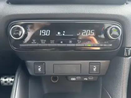 Photo 20 Toyota Yaris Hybride 130h GR SPORT