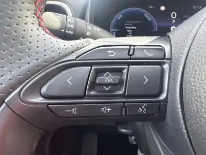 Photo 16 Toyota Yaris Hybride 130h GR SPORT