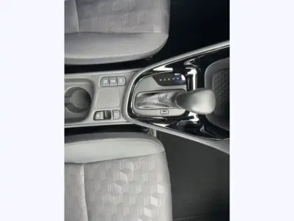 Photo 18 Toyota Yaris Hybride 116h Design