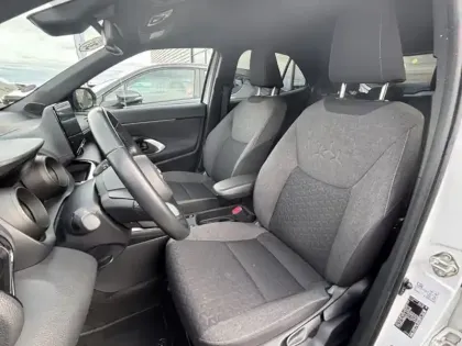 Photo 8 Toyota Yaris Hybride 1.5 HYBRID 116H DESIGN