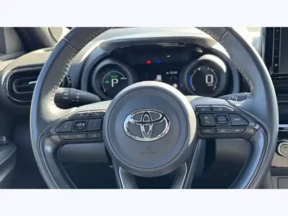 Photo 10 Toyota Yaris Hybride 1.5 HYBRID 116H DESIGN