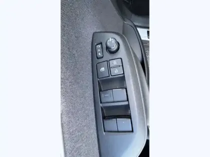 Photo 17 Toyota Yaris Hybride 1.5 HYBRID 116H DESIGN