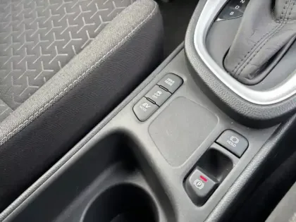 Photo 18 Toyota Yaris Hybride 1.5 HYBRID 116H DESIGN