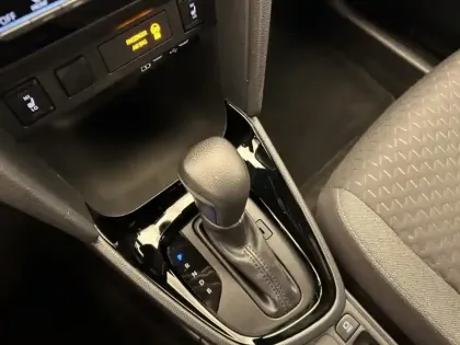 Photo 18 Toyota Yaris Hybride 1.5 HYBRID 130H DESIGN Cargo