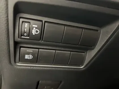 Photo 16 Toyota Yaris Hybride 1.5 HYBRID 130H DESIGN Cargo