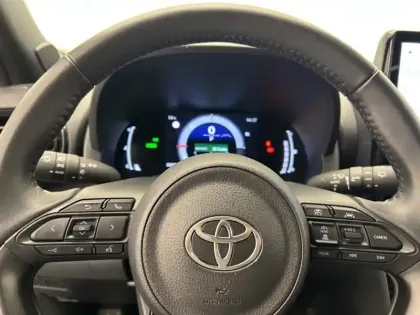Photo 11 Toyota Yaris Hybride 1.5 HYBRID 130H DESIGN Cargo